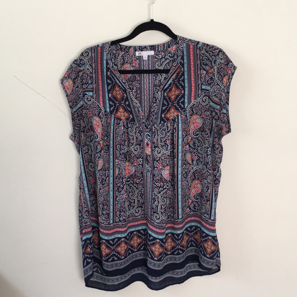 Lightweight colorful top